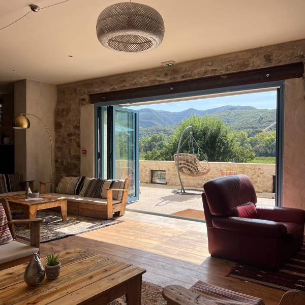 Location de domaine avec piscine dans l’Hérault pour événements et séjours en groupe