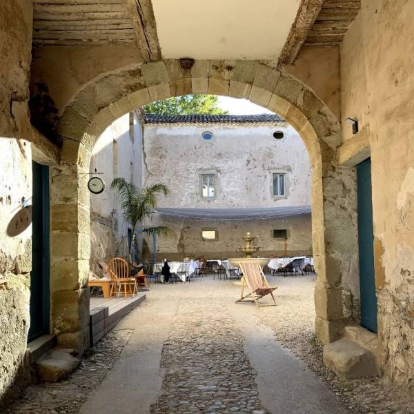 Grand Gite de groupe Herault avec piscine