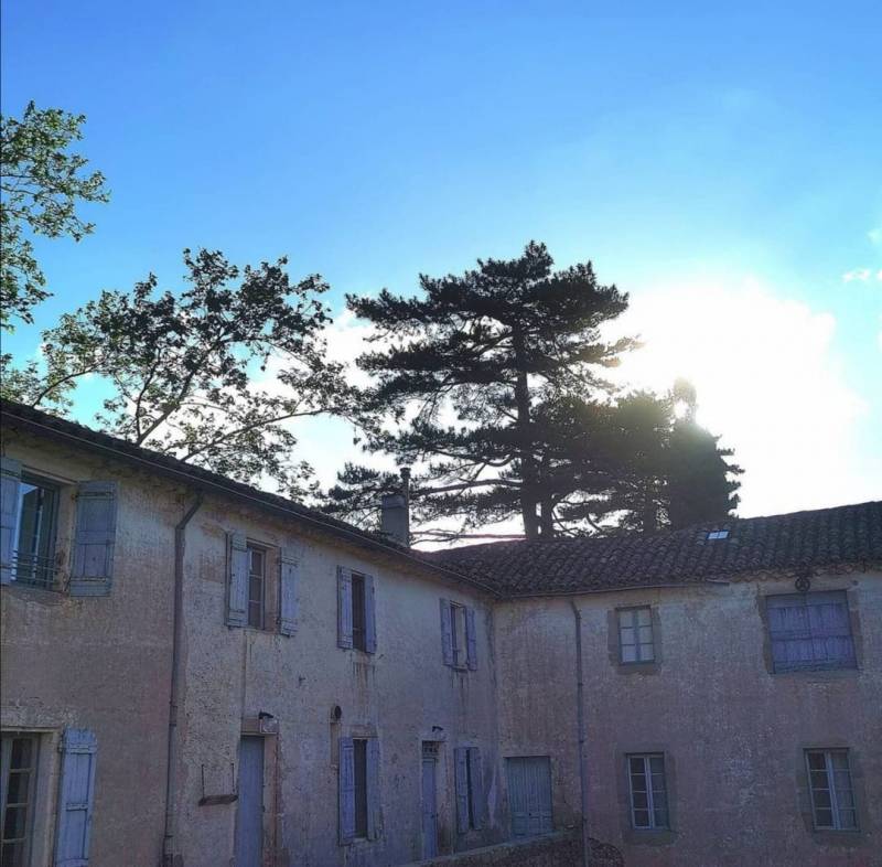 Grand gîte familial dans l'Hérault pour vacances de la Toussaint.