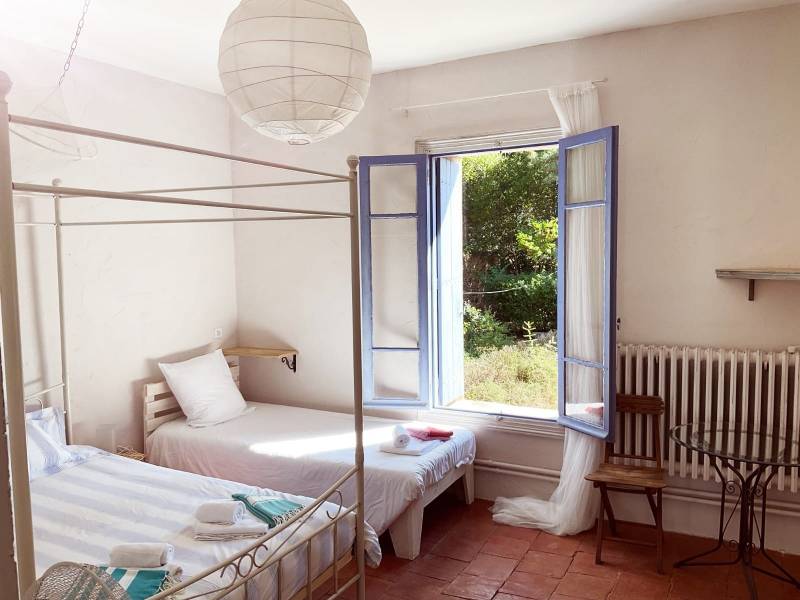 Grand gîte familial dans l'Hérault pour vacances de la Toussaint.